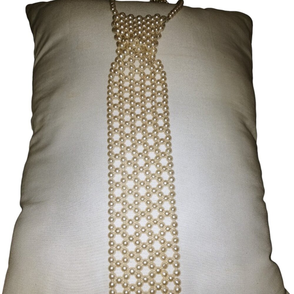 Vintage 60's Faux Pearl Necktie Necklace Good Condition Clean 19"